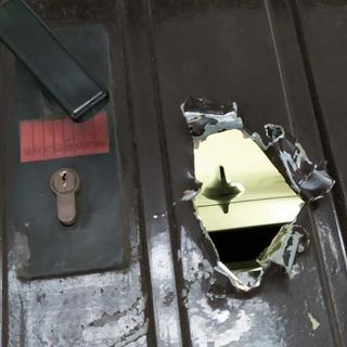 Uno dei box forzati in via Quintino Sella