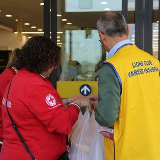 Oltre due tonnellate e mezzo di solidarietà: successo per la Raccolta Alimentare della Cri di Gallarate