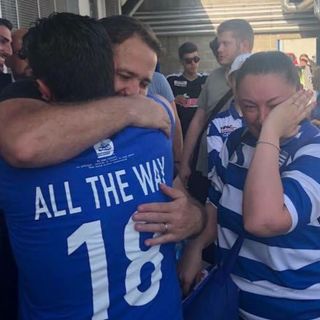 L'abbraccio dei tifosi biancoblù nel giorno dei saluti alla Pro Patria di Ivan Javorcic (8 giugno 2021) L'abbraccio dei tifosi biancoblù nel giorno dei saluti alla Pro Patria di Ivan Javorcic (8 giugno 2021)