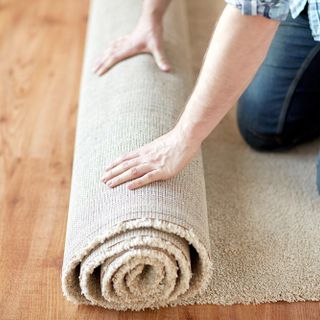 Quando è il Momento Giusto per Lavare i Tappeti? La Guida Stagionale Milano