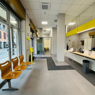 Riapre l’ufficio postale di Cairate completamente rinnovato