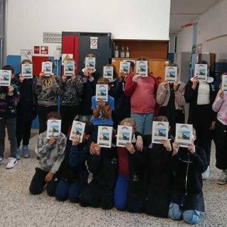 La strada è una cosa seria: così i ragazzini a Solbiate diventano campioni di sicurezza. A partire da bici e monopattino