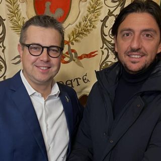 Il sindaco Andrea Cassani con Thomas Valentino