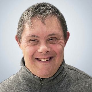 Addio a Giuseppe Massimo “Cuve” Cuvello: il sorriso che ha acceso una comunità