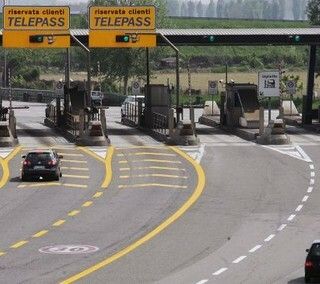 Autostrade, dal 2026 i ritardi valgono un rimborso: cosa cambia per gli automobilisti