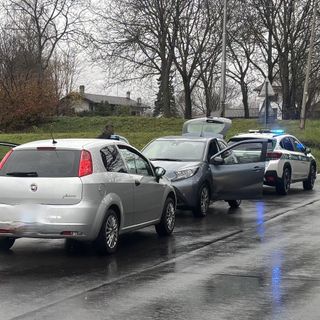 Truffe agli anziani in Valceresio, l’auto civetta della polizia locale di Arcisate scopre e denuncia due sospetti