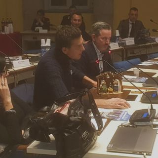 Busto, Rogora porta in Consiglio il presepe: «Non dobbiamo vergognarci delle nostre radici»