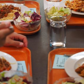 Buoni mensa più cari, a Marnate esplode il confronto politico