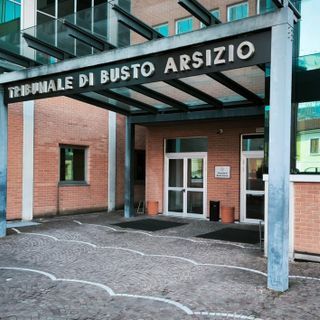 Violenza sessuale su una 14enne in via Vercelli a Busto, 6 anni di condanna al 21enne colpevole