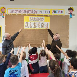 Solbiate, gli alberi e l'arte uniscono le generazioni