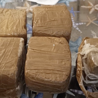 Traffico di droga, minacce e armi: la Guardia di Finanza di Varese arresta sei persone