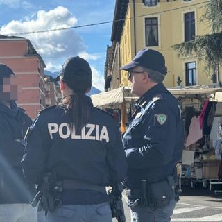 Luino, denunciate dalla polizia due borseggiatrici al mercato del mercoledì