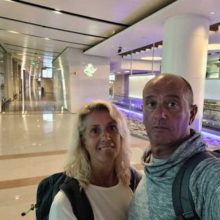 Sonia e Stefano, inevitabilmente in aeroporto