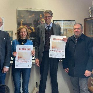 Da sinistra: il dirigente Giovanni Ferrario, la docente Romina Biazzi, il presidente Lions Luciano Salomoni, il past president Gianfranco Zilioli e il vice presidente Luca Turconi