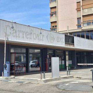 Chiuso per cessata attività: il Carrefour Express di viale Duca D’Aosta ha alzato bandiera bianca