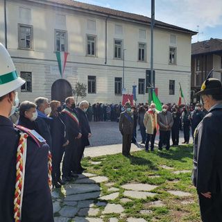 Il 25 aprile di Busto tra memoria e condanna della guerra. Il sindaco: «Inaccettabile attacco della Russia di Putin»