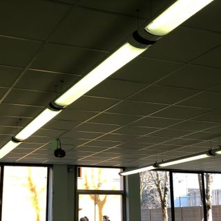 Cassano Magnago, scuola Rodari: controsoffitti nuovi e leggeri per il rientro in classe