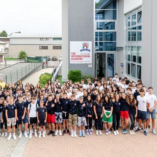 Ai licei quadriennali Acof di Busto Arsizio Oggi è già risuonata la prima campanella