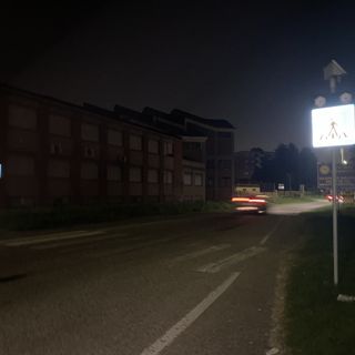 LA FOTO. Attraversamento al buio sul Sempione