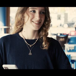 Alcuni fotogrammi del video «Believe»