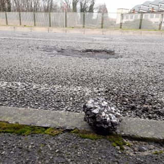 Manutenzione straordinaria delle strade: investiti 1,5 milioni di euro in due lotti di lavori