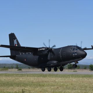 Leonardo: firmato contratto per il C-27J alla forza aerea dell’Azerbaijan