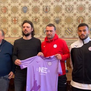 VIDEO. Il Legnano celebra 110 anni con vip come Fabio Capello. Il ds Pogliani: «Un privilegio fare parte di questa storica squadra»