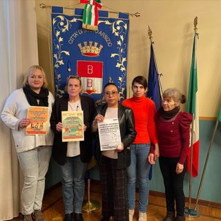 A Busto il nuovo corso gratuito per colf, badanti e babysitter. Paola Reguzzoni: «La storia di Irina merita rispetto e stima»