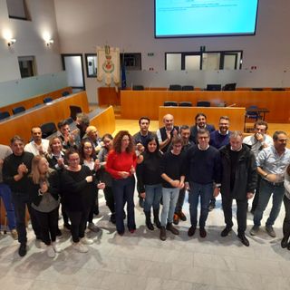 Sostenitori e candidati con Andrea Cassani in sala consiliare