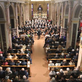 La grande musica del coro e orchestra Amadeus a Marnate per la festa patronale