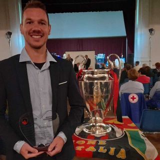 Davide Castiglioni festeggia il bis mondiale al torneo di Fifa  sfidando il campione del Milan