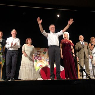 Applaudito sul palcoscenico del Manzoni “Il padre della sposa” con I DiVin Attori