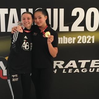 Da sinistra: Roberta Dominici e l'amica-rivale francese, Bui Mai-Linh, questa volta medaglia d'oro