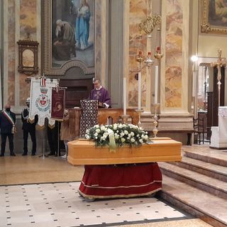 L'addio a Ebe Piccoli