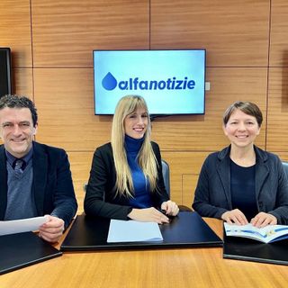 Foto della redazione (da sinistra: Paolo Bernini, Redattore; Debora Banfi, Direttore Responsabile; Nicoletta Poroli, Redattrice)