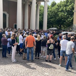 A Fagnano l'addio al giovane farmacista: «Matteo è stato un dono di Dio»