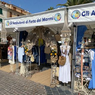 Gli Ambulanti di Forte dei Marmi a Legnano domenica 25 settembre