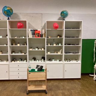 700 minerali a scuola: Castellanza inaugura l'aula-museo “Gianfelice Storni”
