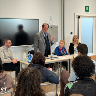 Mario Mantovani incontra gli studenti di Acof per parlare del suo libro sui diritti dei più fragili
