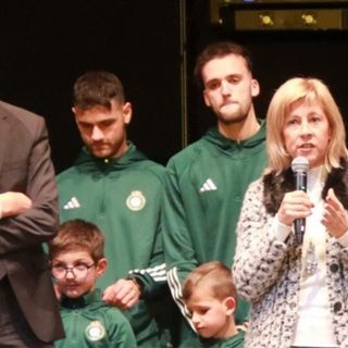 Foto: nella foto il Sindaco Mirella Cerini assieme al Presidente della Castellanzese 1921 Alberto Affetti in occasione della &quot;Neroverde Christmas Show&quot; del dicembre 2023
