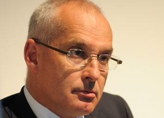 Sergio Tamborini è nato e risiede nel Varesotto ed è amministratore delegato della Ratti di Guanzate