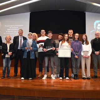I ragazzi e degli insegnanti dell’Istituto Mario Borsa di Somaglia, con Malanchini e Pizzul