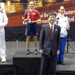 Sofia Francesca Zodda, in maglia rossa, sul gradino più alto del podio