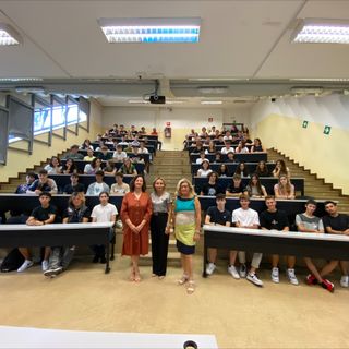 «Scegliete voi stessi tutti i giorni». Il liceo scientifico accoglie i suoi ragazzi, un pensiero speciale a chi frequenterà per l'ultimo anno