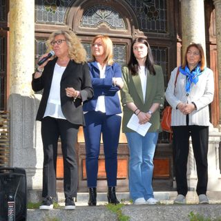 I “Mille papaveri rossi” degli studenti Acof rilanciano i valori di Resistenza e Libertà