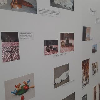 Dona un sorriso: la mostra fotografica “Passi, voci, sguardi” crea un ponte tra generazioni