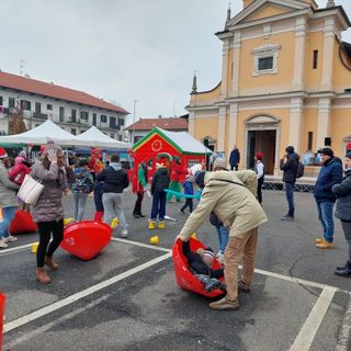Il centro di Marnate si è trasformato per un giorno nel villaggio di Babbo Natale