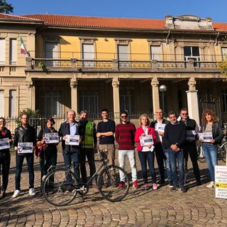 Momento di gruppo finale per la seconda edizione del progetto "Bike to work" a Olgiate