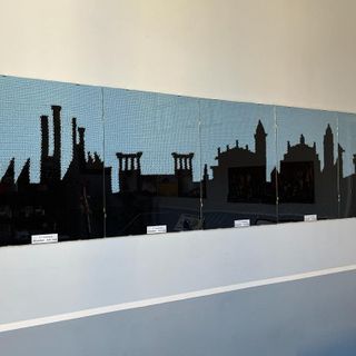 Lo skyline di Busto all'uncinetto: il dono alla città delle Federcasalinghe per i 25 anni