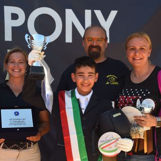 Coppa, coccarda e fascione per Lorenzo Landoni e il suo pony